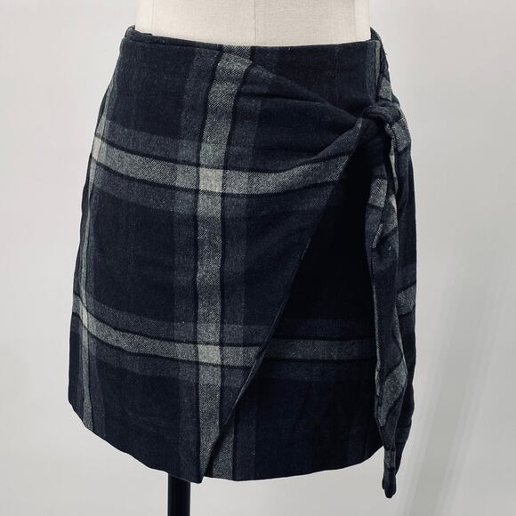 Aritzia Wilfred Dorine Wool Plaid Mini Skirt Wrap Tie Front Black Gray Womens 0 - Picture 2 of 8